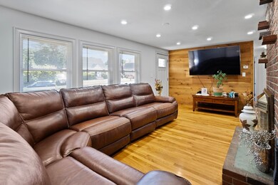 58 Jasper St, Saugus, MA 01906 - photo 4