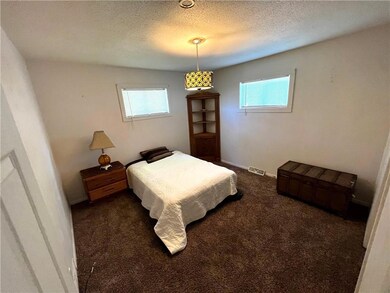 21 E Hillside Ave, Des Moines, IA 50315 - photo 4