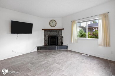 8921- Living Room