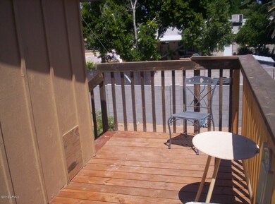 BALCONY/DECK