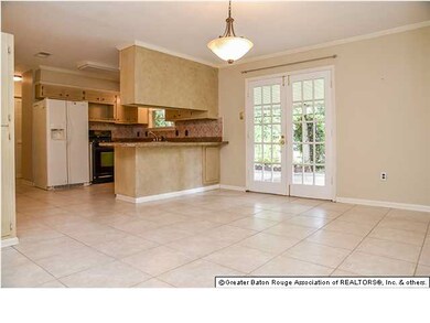 Heart of the home -- open kitchen and keeping area