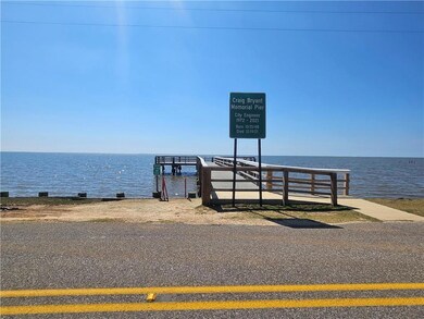 public dock that is in walking distance from the l