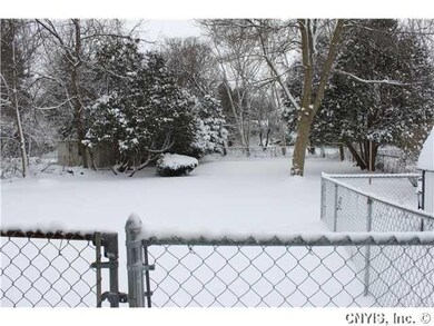 Yard/Garden Fully Fenced Yard