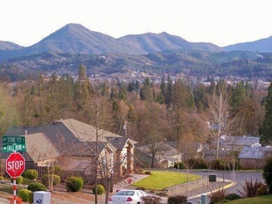 200 Stone Fly Ct, Grants Pass, OR 97526 - photo 3