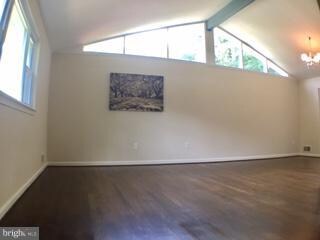 8207 Springfield Village Dr, Springfield, VA 22152 - photo 3