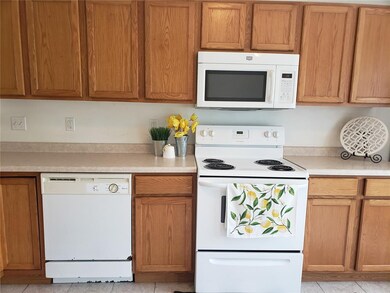 2750 O Ave NW unit B, Cedar Rapids, IA 52405 - photo 6