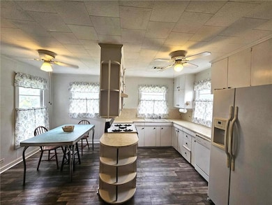 19214 Hwy 124 S None, Jonesville, LA 71343 - photo 3