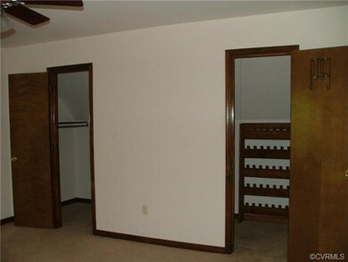Here we find the Walk-In Closets located in the Ma