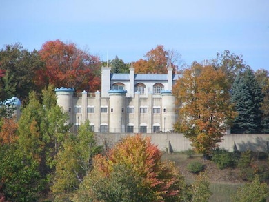6 Castle