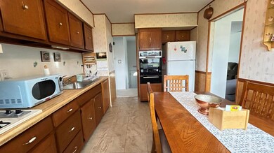 699 Franklin Dr, Perth Amboy, NJ 08861 - photo 7