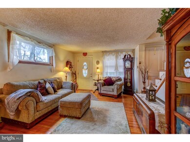 1084 W Ashland Ave, Glenolden, PA 19036 - photo 3