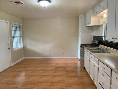 3915 Brookfield Dr, Houston, TX 77045 - photo 2