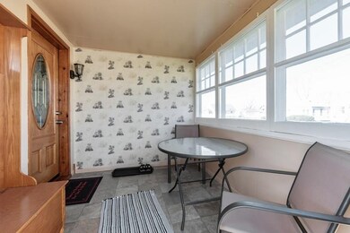 651 21st Ave SW, Cedar Rapids, IA 52404 - photo 3