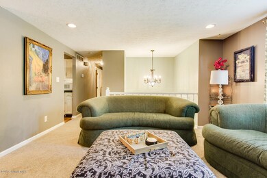 9008 Loch Lea Ln-6