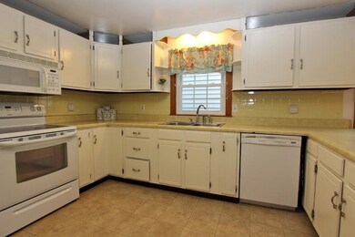 79 Pleasant St, Yarmouth, ME 04096 - photo 6