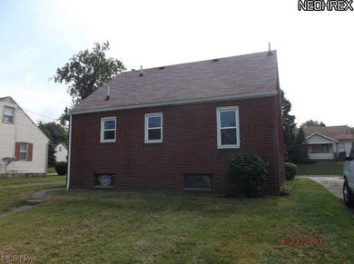 1731 Gibbs Ave NE, Canton, OH 44705 - photo 2