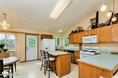 10111 E Ortner Loop Anchorage-small-014-