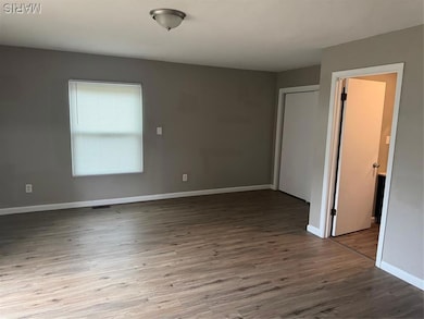 7490 Naples Dr, Hazelwood, MO 63042 - photo 3