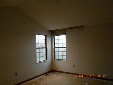 1297 Onslow Dr, Columbus, OH 43204 - photo 7