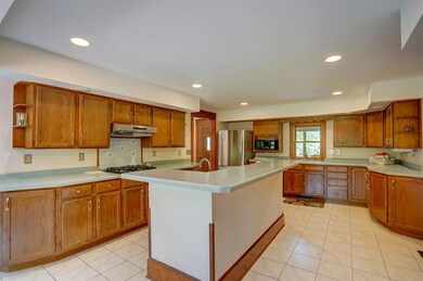 W2014 Mortensen Rd, Brooklyn, WI 53521 - photo 4