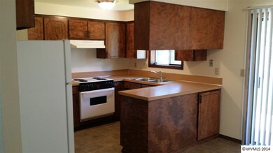 1981 SE Crystal Cir, Corvallis, OR 97333 - photo 5