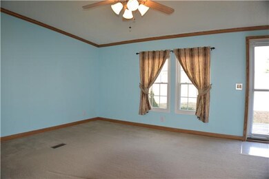 Large Living room with plenty of natural light!