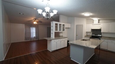 147 Briar Oaks Ln, Azle, TX 76020 - photo 5