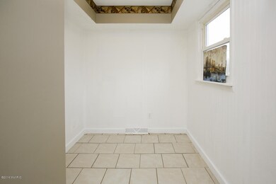 811 S Hooker Ave, Three Rivers, MI 49093 - photo 6