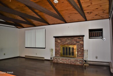 205 Basswood Dr, Hawley, PA 18428 - photo 4