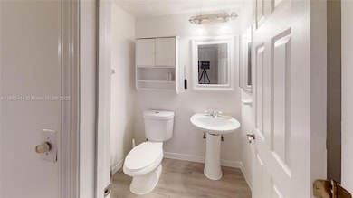 301 N Pine Island Rd unit 165, Plantation, FL 33324 - photo 2