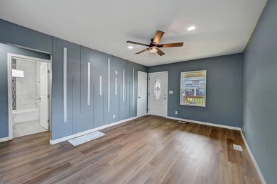 9-web-or-mls-E 13th Ave-009