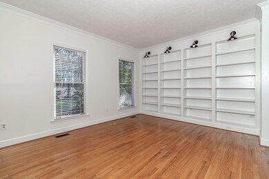 11-web-or-mls-410 CAMBRIDGE WAY (c)-0712