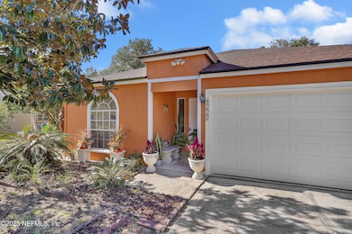 8222 Lake Woodbourne Dr E, Jacksonville, FL 32217 - photo 2