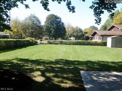 2186 Garden Dr, Wickliffe, OH 44092 - photo 3