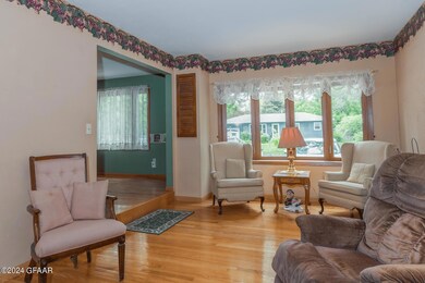 1210 S 18th St, Grand Forks, ND 58201 - photo 6