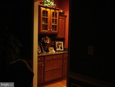 42260 Providence Ridge Dr, Chantilly, VA 20152 - photo 6