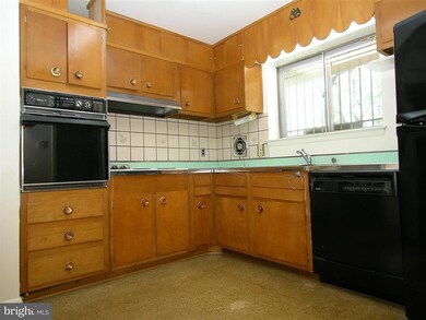 1714 Evelyn Dr, Rockville, MD 20852 - photo 3