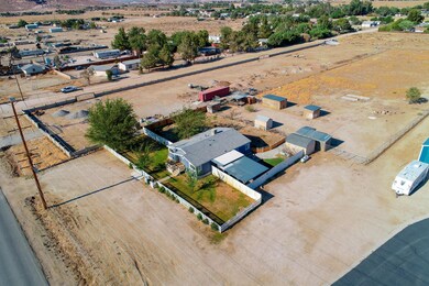 2640 60th St W, Rosamond, CA 93560 - photo 2