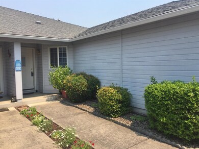 969 Brandi Way, Central Point, OR 97502 - photo 2