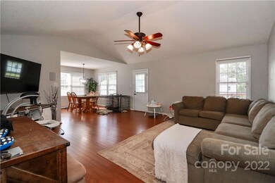 148 Rock Island Dr unit 18, Statesville, NC 28625 - photo 4