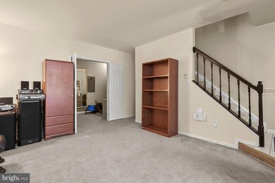 8 Alpen Green Ct unit 204, Burtonsville, MD 20866 - photo 5