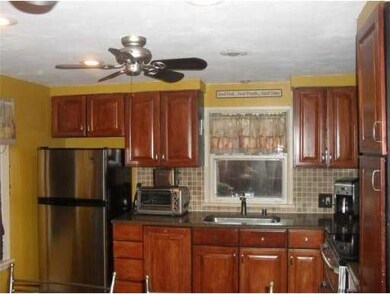 202 Shawmut St, Springfield, MA 01108 - photo 4