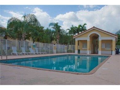 10933 NW 43rd Ln unit 10933, Doral, FL 33178 - photo 2