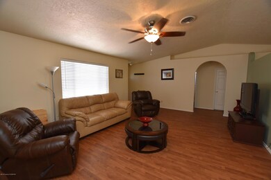 1104 River Circle Dr, Bloomfield, NM 87413 - photo 4