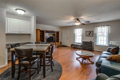 3140 Zoo Pkwy unit 103, Asheboro, NC 27205 - photo 6
