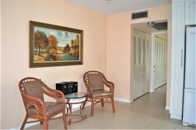 269 Camden L, West Palm Beach, FL 33417 - photo 7