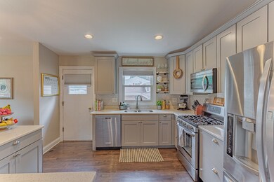 3N450 Crown Rd, Elmhurst, IL 60126 - photo 6