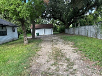 5605 Lavender St, Houston, TX 77026 - photo 3