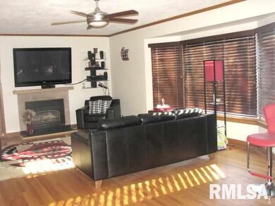 1026 W Lombard St, Davenport, IA 52804 - photo 4