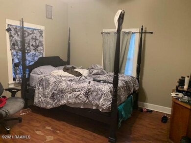 bedroom 1 sw thruway